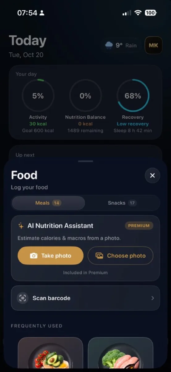 Экран Log Food в WeekFit с AI Nutrition Assistant — кнопки Сделать фото и Выбрать фото